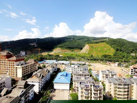 景法店山景阳台双床房