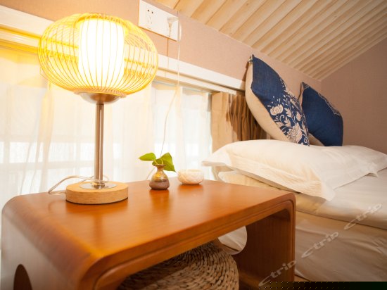 涌金门见柳榻榻米家庭房