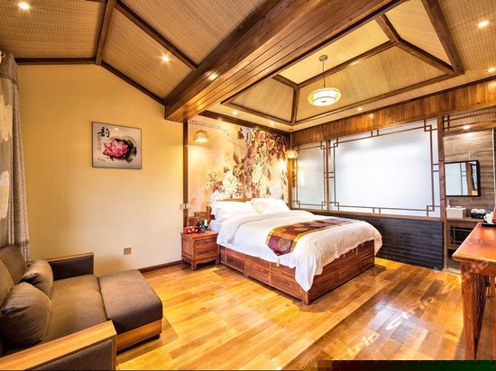 豪华大床房