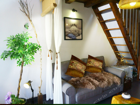 落雨闲别院（一分店独栋复式套房临院）