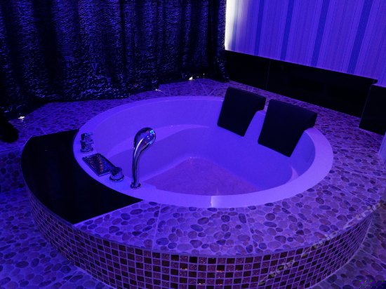 浪漫地中海主题影院房