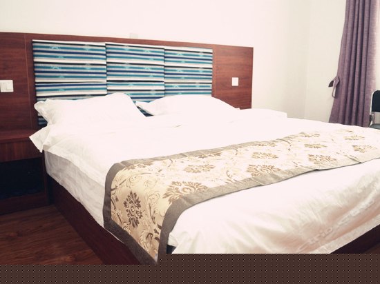 一楼特价大床房