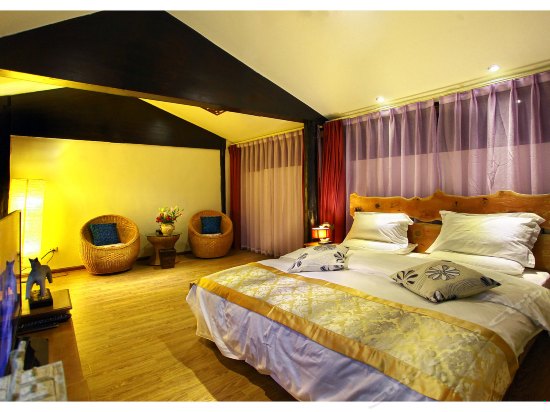 二楼豪华观景大床房