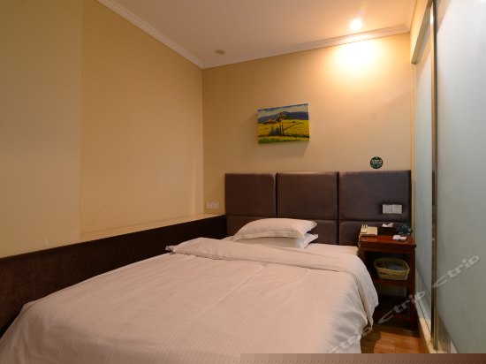 1.5米床特价大床房