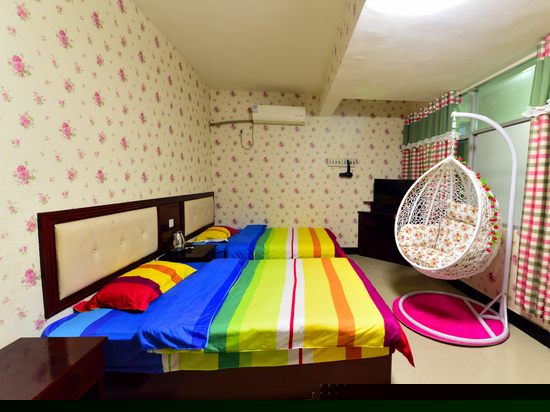 温馨庭院三人间