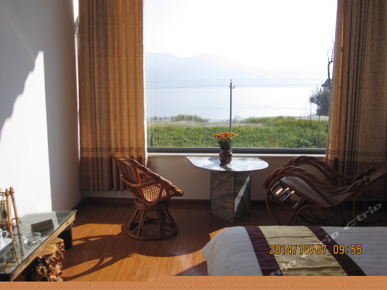 大床实木复古海景房