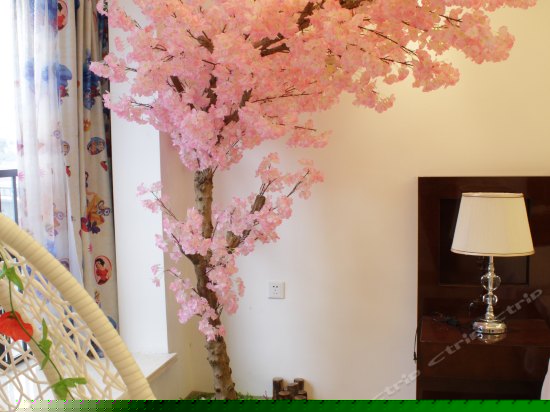 浪漫樱花主题大床房