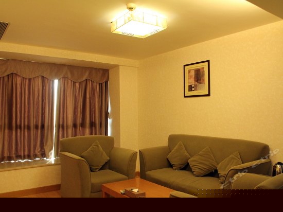 一房一厅套房(带电脑)