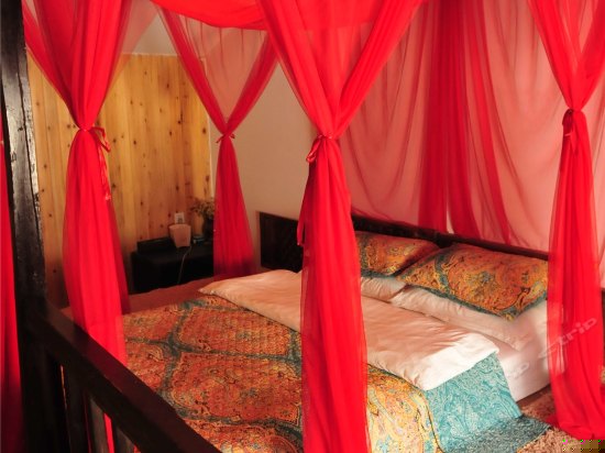 浪漫公主复式大床套间