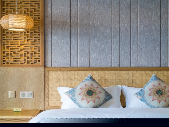 且叮咛豪华湖景套房