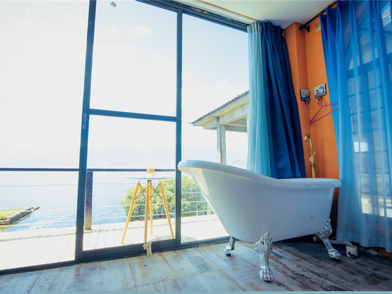 独立阳台浴缸海景房