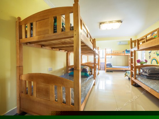 男生十人间（床位）