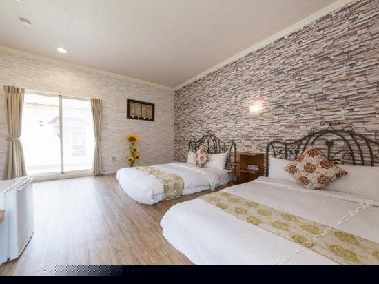 南湾湖畔标准四人房