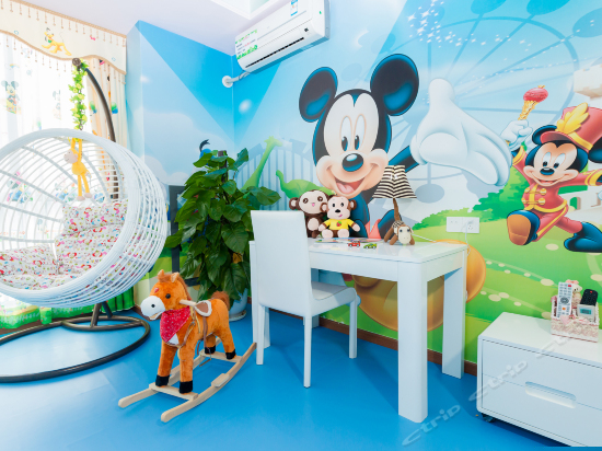 米奇滑梯三床房