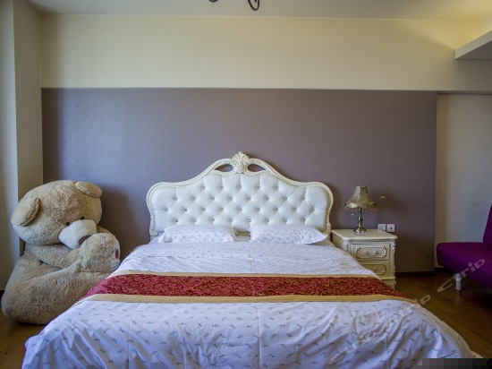 豪华海河景大床房