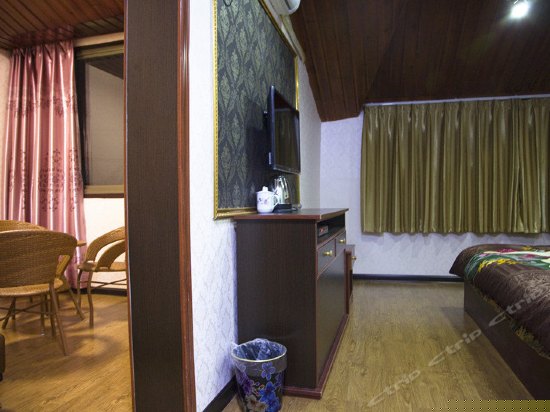 江景天窗三人房