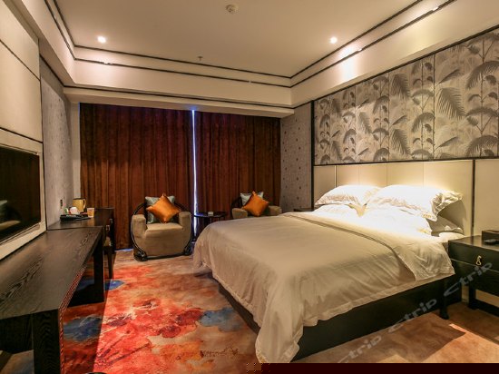 豪华大床间