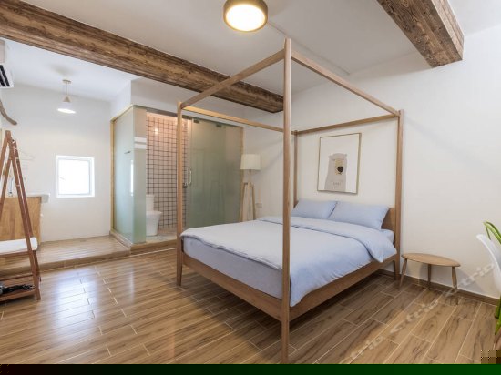 原木清新架子床房