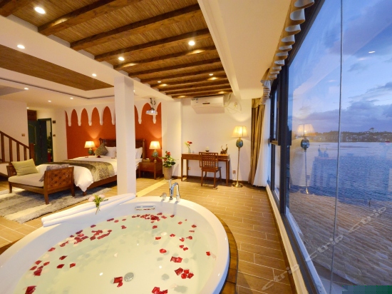 豪华海景套房-东南亚风格