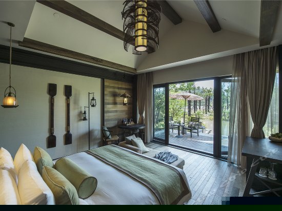 云水间精品客栈园景大床房