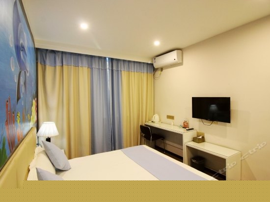 浪漫主题大床房