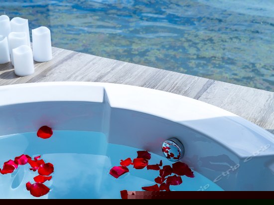 180度蜜月汤池亲水大套房