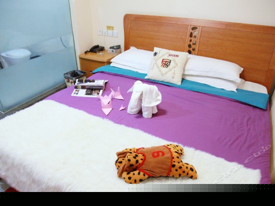 标准大床房（无窗）