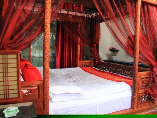 204缘定今生 龙床房