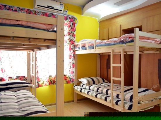 女生四人房（床位房）