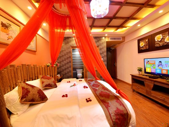 蜜月圆床房