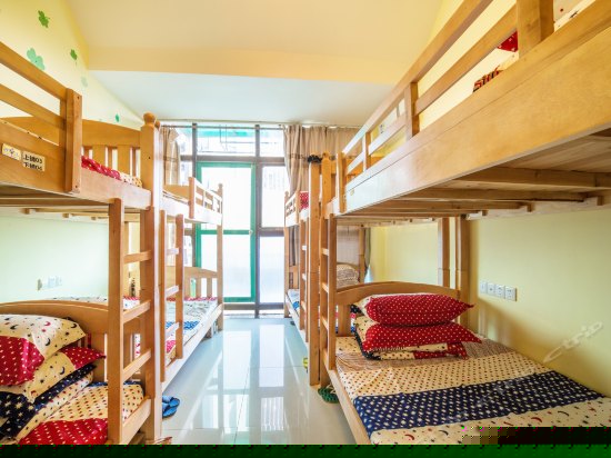 女生十人间（床位）