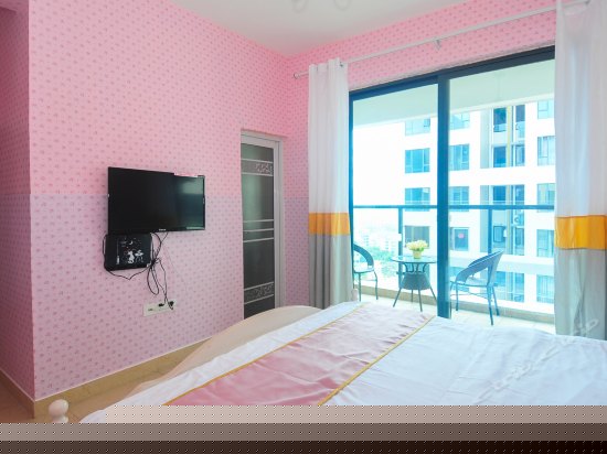 温馨蜜月大床房