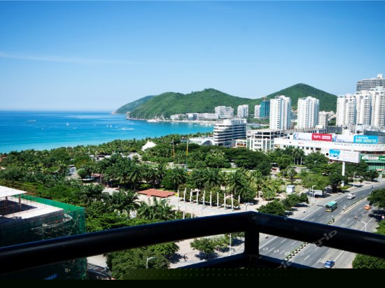 豪华高层海景三卧室一厅套房1002