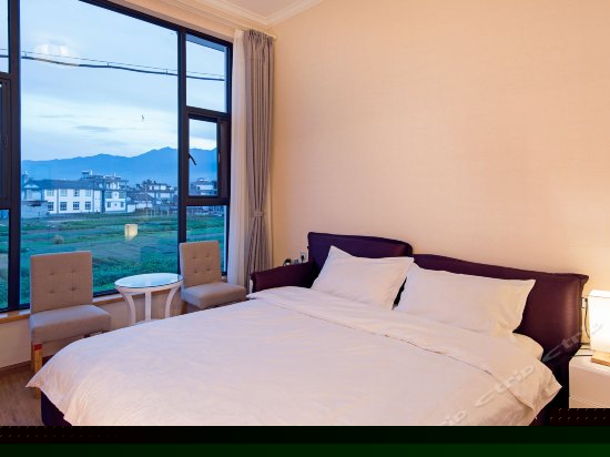 绿茵阁田园风光大床房