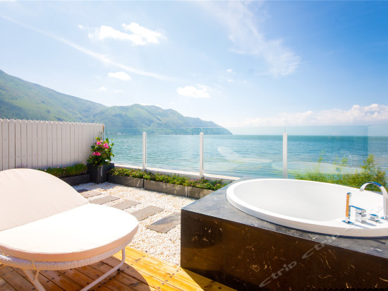 露台浴缸海景大床房