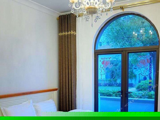 复式四房一厅别墅