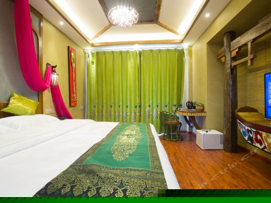 风情豪华大床房