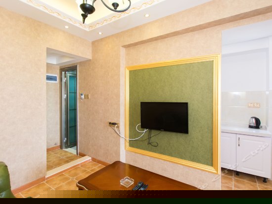 山海景美式一室一厅