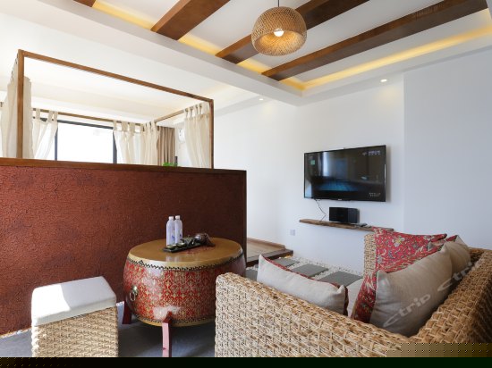 小岑-270度亲水海景房带浴缸