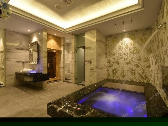 云河穹顶双人房