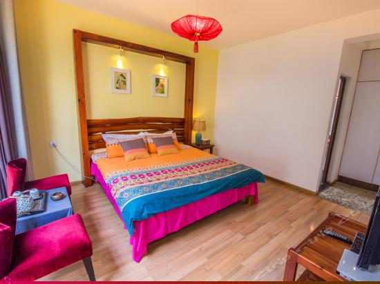 姮娥归阳台大床房