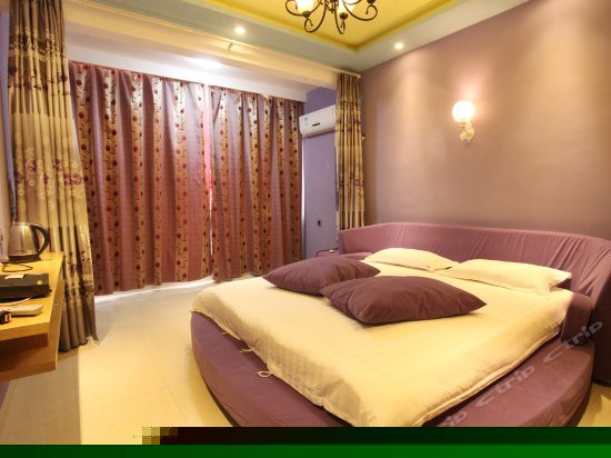 主题温馨大圆床房