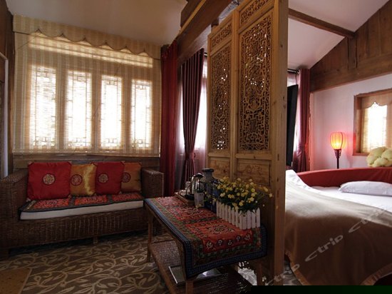 云缇曦畔--纳西蜜月套房205