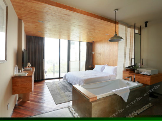 最美夕阳阳台海景大床房