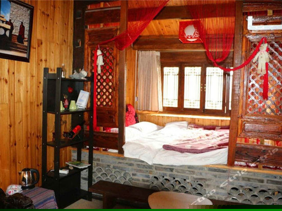 青稞蜜月大床房