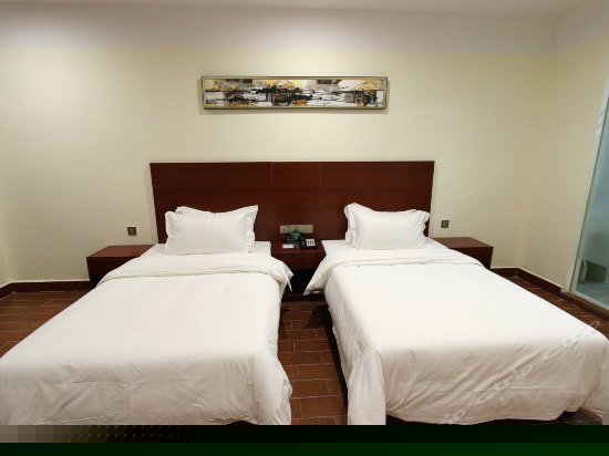 高级双人房（无窗）