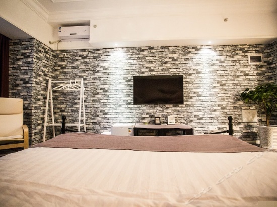 悟空雅俗大床房