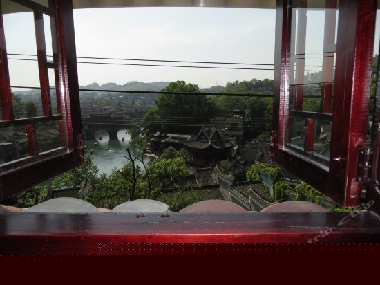 江景天窗三人房