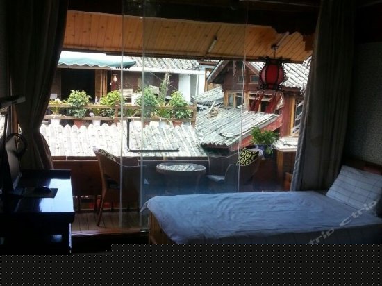 河边观景标准房