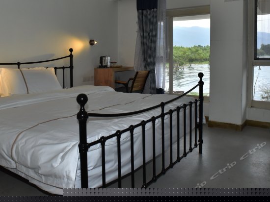 夹层湿地海景大床房